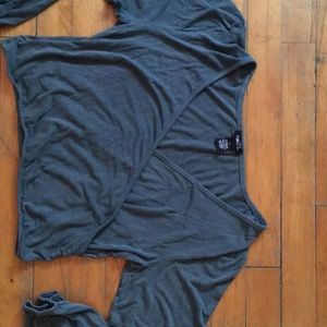 I’m selling a low cross crop top from Rue 21
